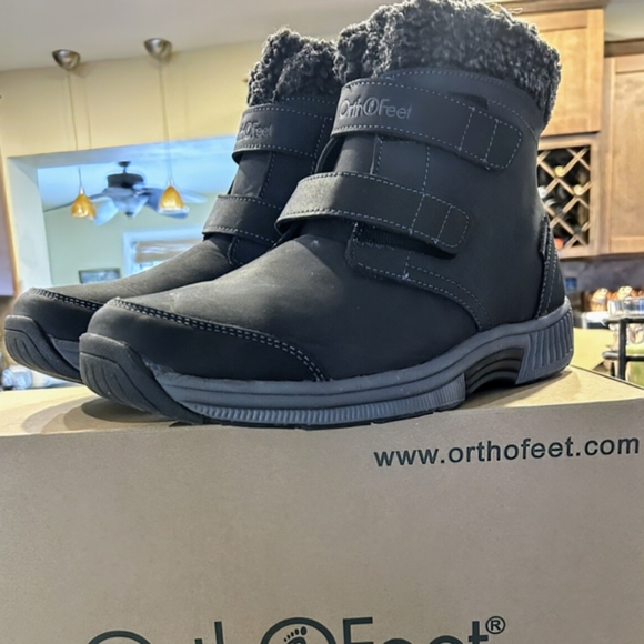 Orthofeet Black Florence Boot 7.5 WIDE Waterproof NIB - Picture 1 of 6